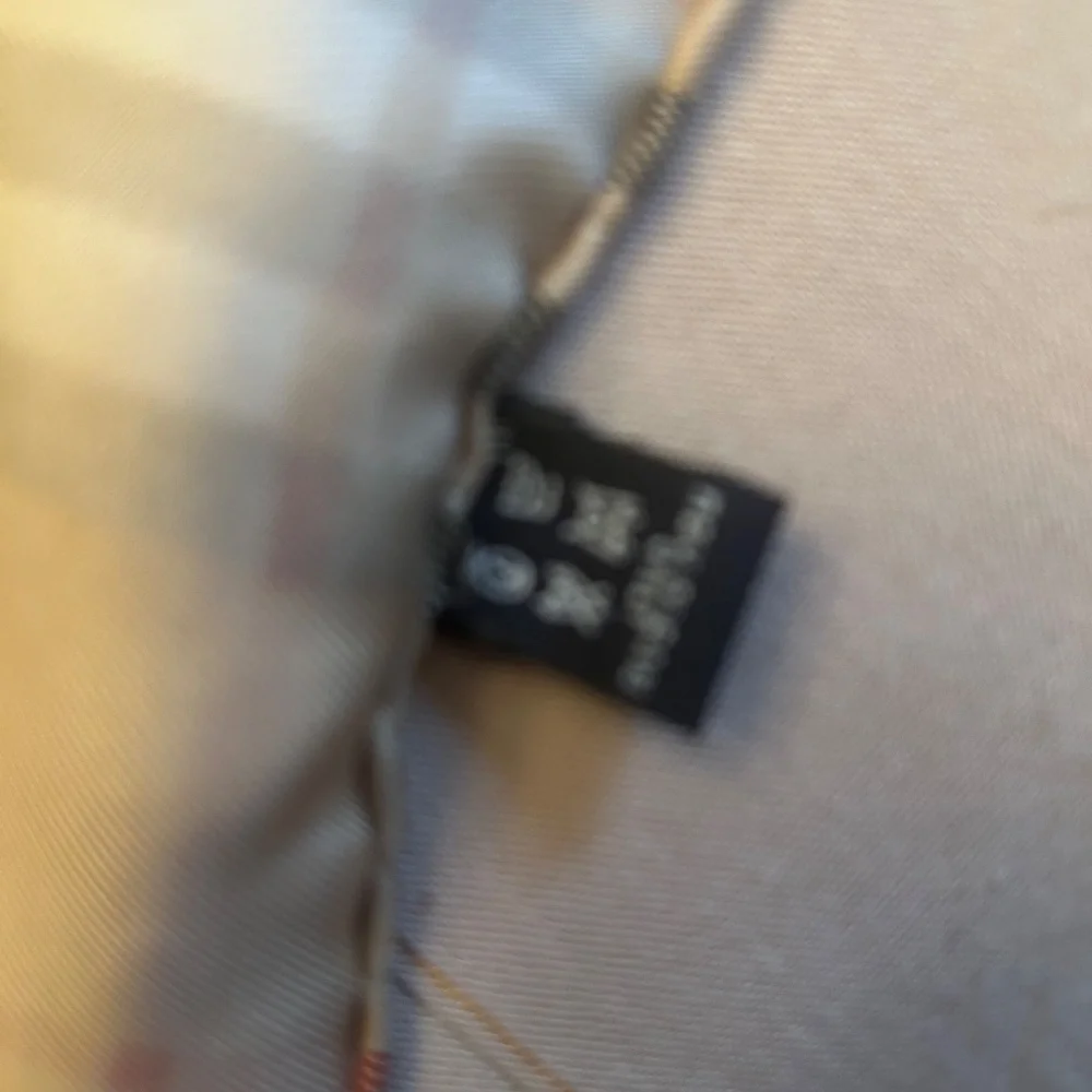 Burberry Scarf 34 x 34 Vintage Black Floral Check Silk Italy - Picture 4 of 8